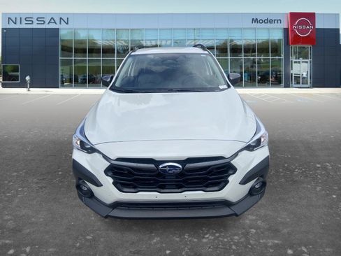 Used 2024 Subaru Crosstrek 2.0i Premium w/ Crosstrek Mirror Package AWD/4WD image 2