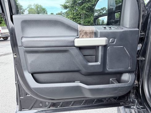 Used 2018 Ford F450 Lariat w/ Lariat Ultimate Package AWD/4WD image 32