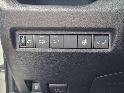 Used 2021 Toyota RAV4 XLE Premium AWD/4WD image 20