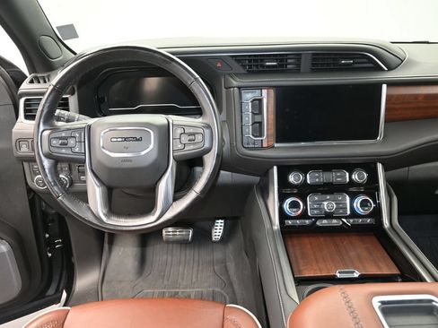 Used 2023 GMC Yukon Denali Ultimate AWD/4WD image 17