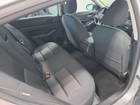 Used 2024 Nissan Altima 2.5 SV FWD image 16