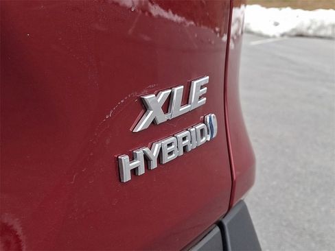 Used 2022 Toyota RAV4 XLE w/ Convenience Package image 33