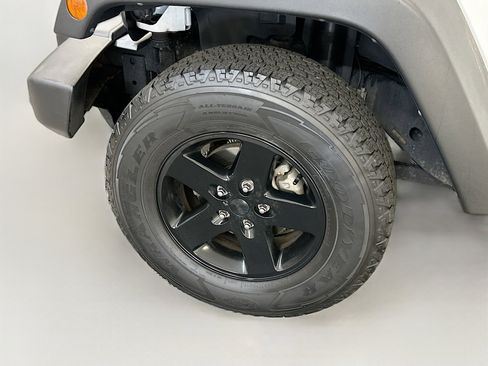 Used 2016 Jeep Wrangler Sport image 11