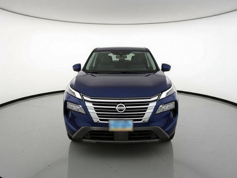 Used 2025 Nissan Rogue SV FWD image 2