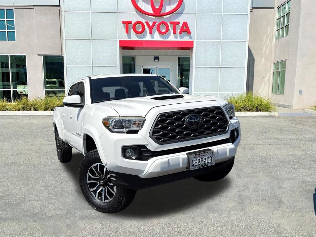 Used 2021 Toyota Tacoma TRD Sport w/ Technology Package AWD/4WD image 2