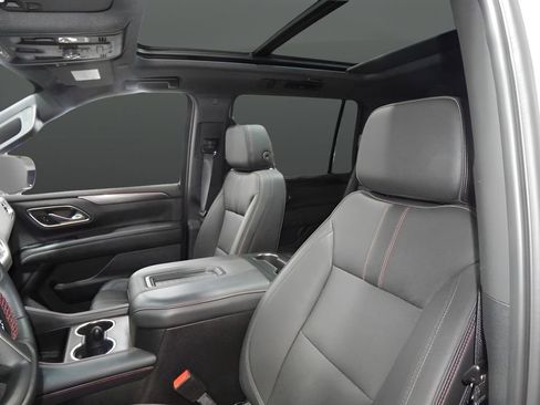 Used 2024 Chevrolet Suburban RST image 11