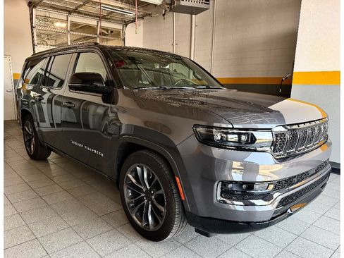 Used 2025 Jeep Grand Wagoneer L Series II Obsidian w/ Quick Order Packagew 28T AWD/4WD image 2