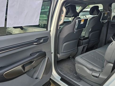 New 2026 Kia EV9 Wind image 13