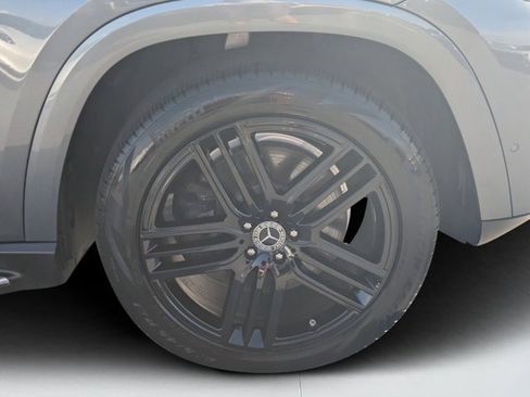 Used 2022 Mercedes-Benz GLS 450 4MATIC image 9