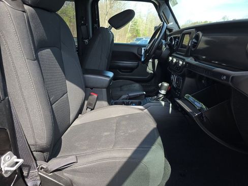 Used 2021 Jeep Wrangler Sport AWD/4WD image 5