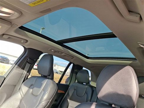 Used 2023 Volvo XC90 B6 Plus image 14