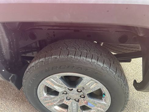 Used 2017 Chevrolet Silverado 1500 Custom w/ Custom Convenience Package AWD/4WD image 5
