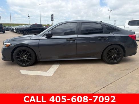 Used 2023 Honda Civic Sport image 5