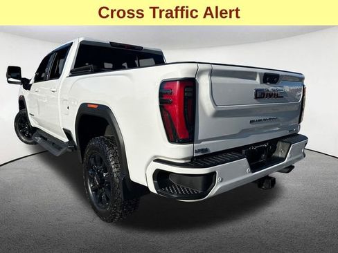 Used 2024 GMC Sierra 2500 AT4 w/ AT4 Preferred Package image 10