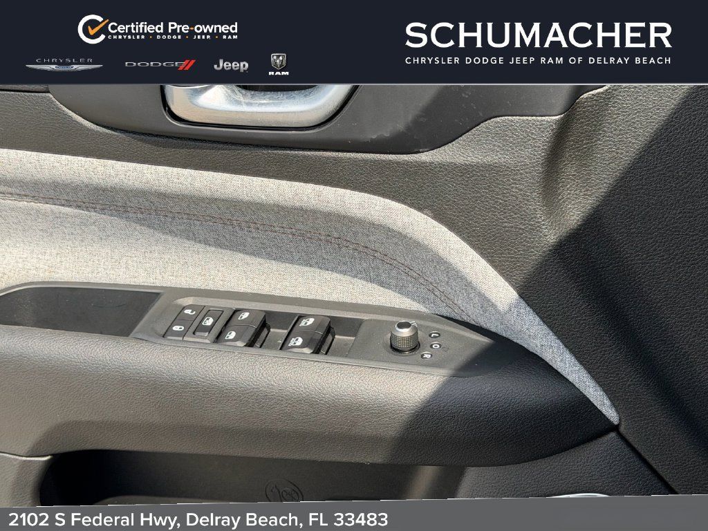 Certified 2024 Jeep Compass Latitude AWD/4WD image 28