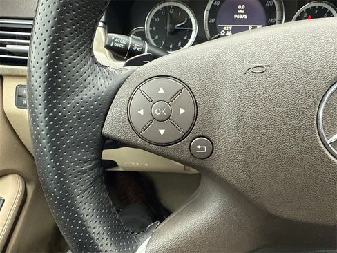 Used 2011 Mercedes-Benz E 550 4MATIC Sedan image 24
