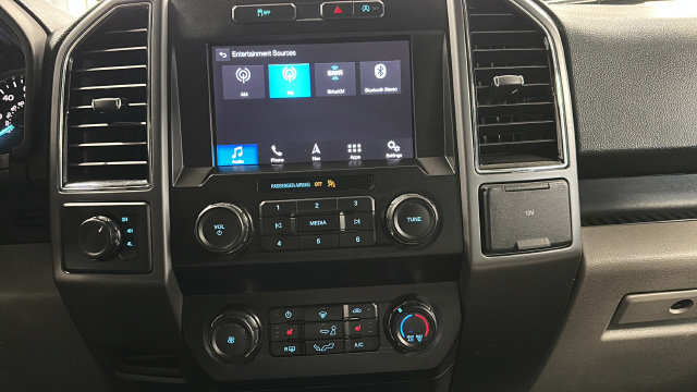 Used 2019 Ford F150 XLT w/ Equipment Group 302A Luxury AWD/4WD image 15