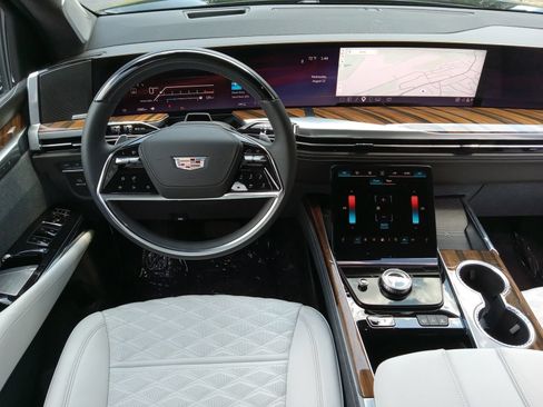 Used 2026 Cadillac Escalade Platinum Sport AWD/4WD image 14