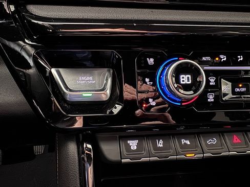 Certified 2024 GMC Sierra 2500 AT4 image 23