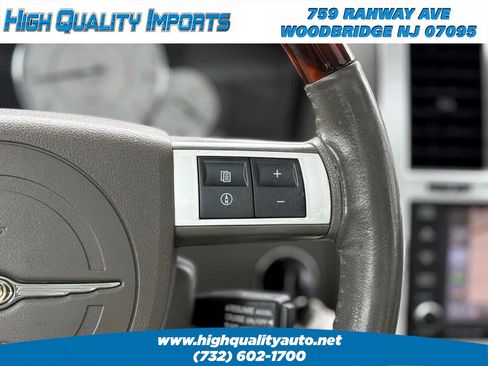 Used 2009 Chrysler 300 C image 40