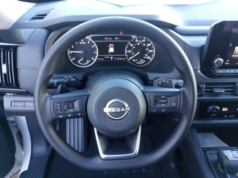 New 2025 Nissan Pathfinder S image 10