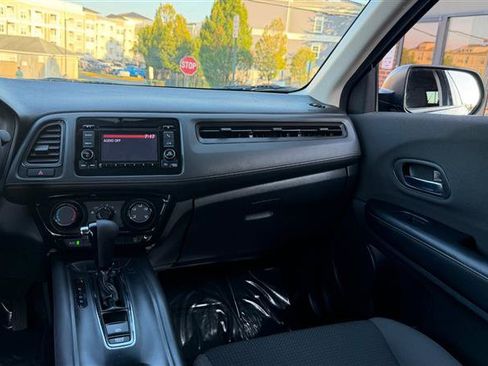 Used 2021 Honda HR-V LX image 25