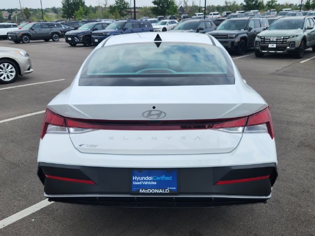Certified 2025 Hyundai Elantra SE FWD image 4