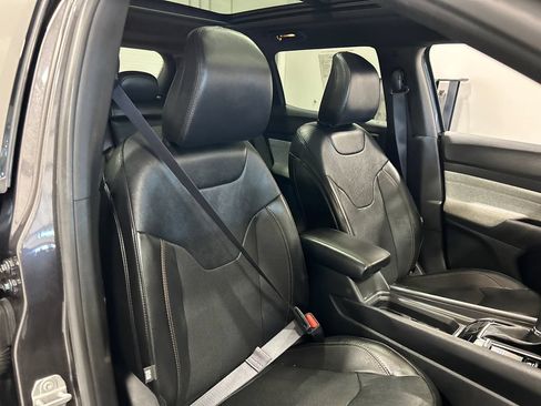 Used 2023 Jeep Compass Latitude w/ Sun and Sound Group AWD/4WD image 34