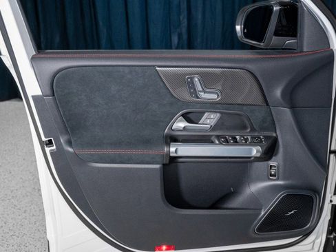 New 2026 Mercedes-Benz GLB 250 4MATIC image 12