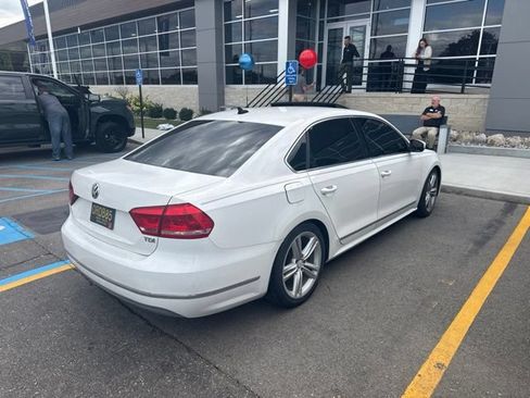 Used 2013 Volkswagen Passat TDI SE FWD image 5