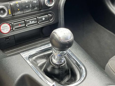 Used 2017 Ford Mustang Coupe RWD image 25