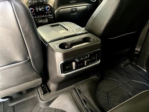 Used 2020 Chevrolet Silverado 1500 High Country w/ Technology Package image 28