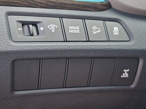 Used 2018 Hyundai Santa Fe Sport AWD/4WD image 6