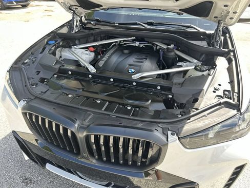 Used 2025 BMW X5 xDrive40i w/ M Sport Package AWD/4WD image 30
