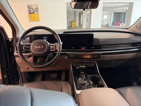 Used 2026 Kia Carnival FWD image 32