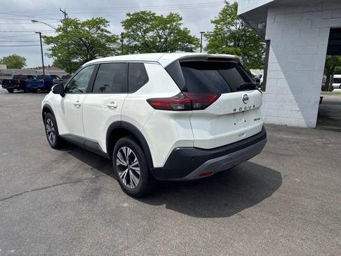 Used 2023 Nissan Rogue SV AWD/4WD image 4