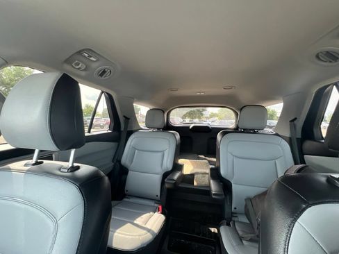 Used 2021 Ford Explorer XLT w/ Equipment Group 202A AWD/4WD image 26