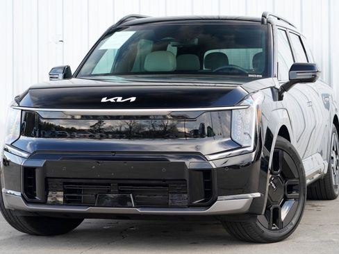 Used 2024 Kia EV9 GT-Line image 3