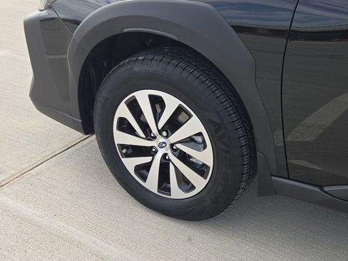 Used 2025 Subaru Outback Premium image 11