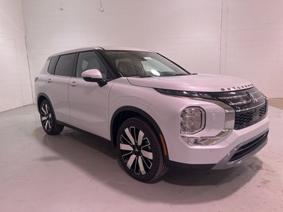 New 2025 Mitsubishi Outlander SE