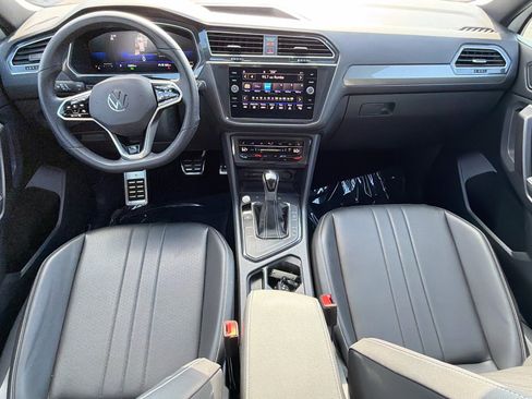 Used 2023 Volkswagen Tiguan SE R-Line image 15
