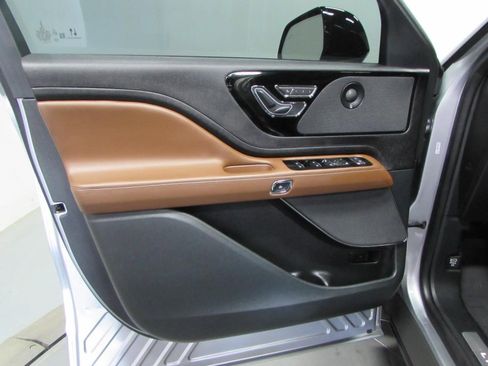 Used 2024 Lincoln Aviator Reserve w/ Jet Package AWD/4WD image 12