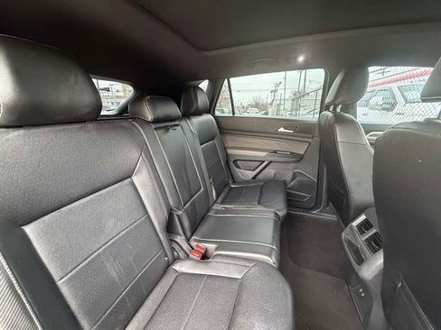 Used 2021 Volkswagen Atlas Cross Sport SE w/ Panoramic Sunroof Package image 25