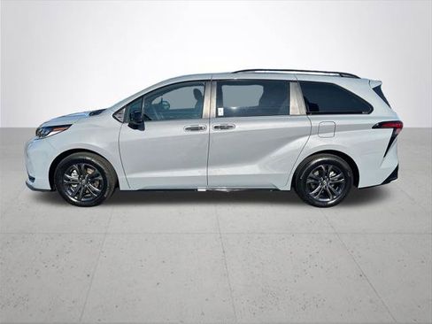 Certified 2026 Toyota Sienna XSE AWD/4WD image 11