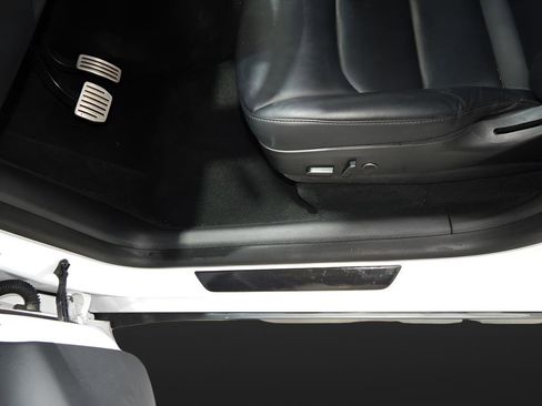 Used 2023 Tesla Model Y Long Range image 13