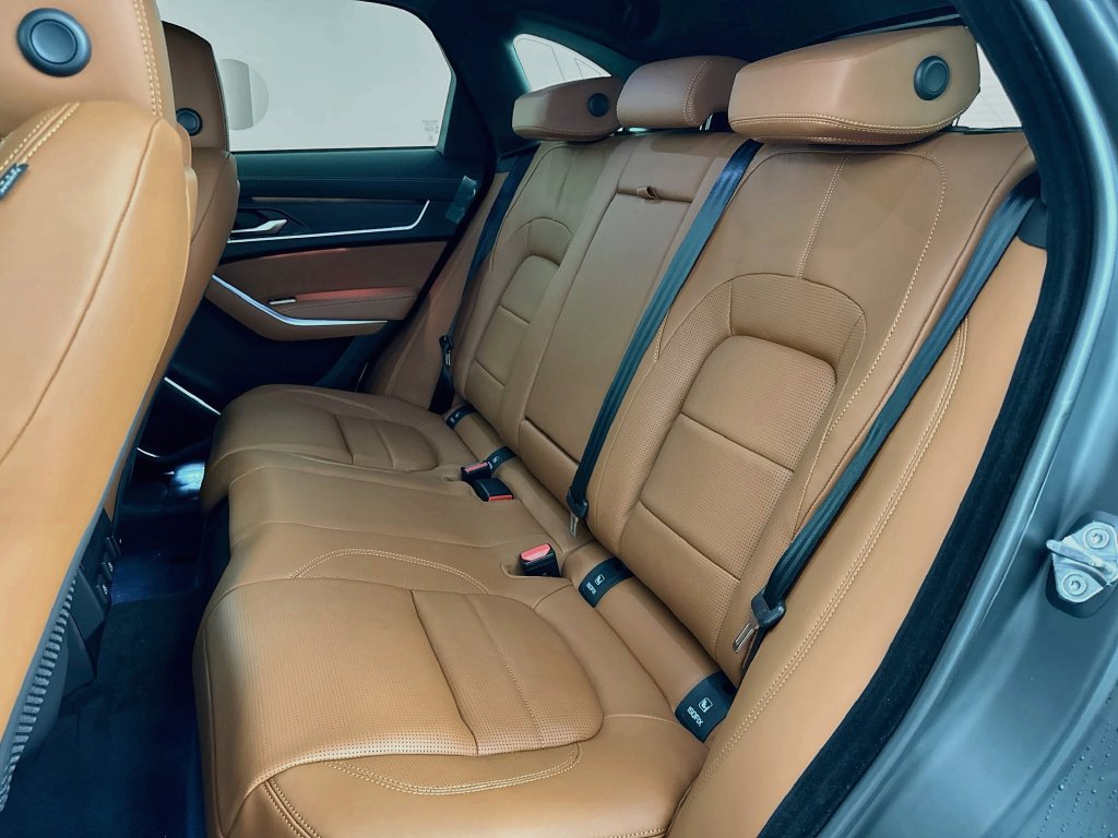 New 2026 Jaguar F-PACE R-Dynamic S AWD/4WD image 25