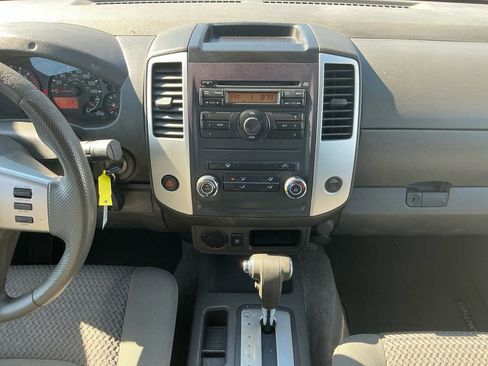 Used 2010 Nissan Frontier SE w/ SE Value Truck Pkg image 20