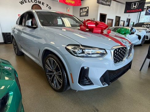 Used 2023 BMW X4 xDrive30i w/ M Sport Package AWD/4WD image 2