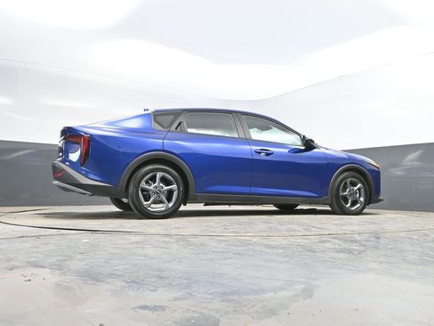 Used 2025 Kia K4 LXS image 38