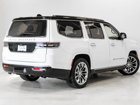 Certified 2023 Jeep Grand Wagoneer Series II w/ Premium Group II AWD/4WD image 31